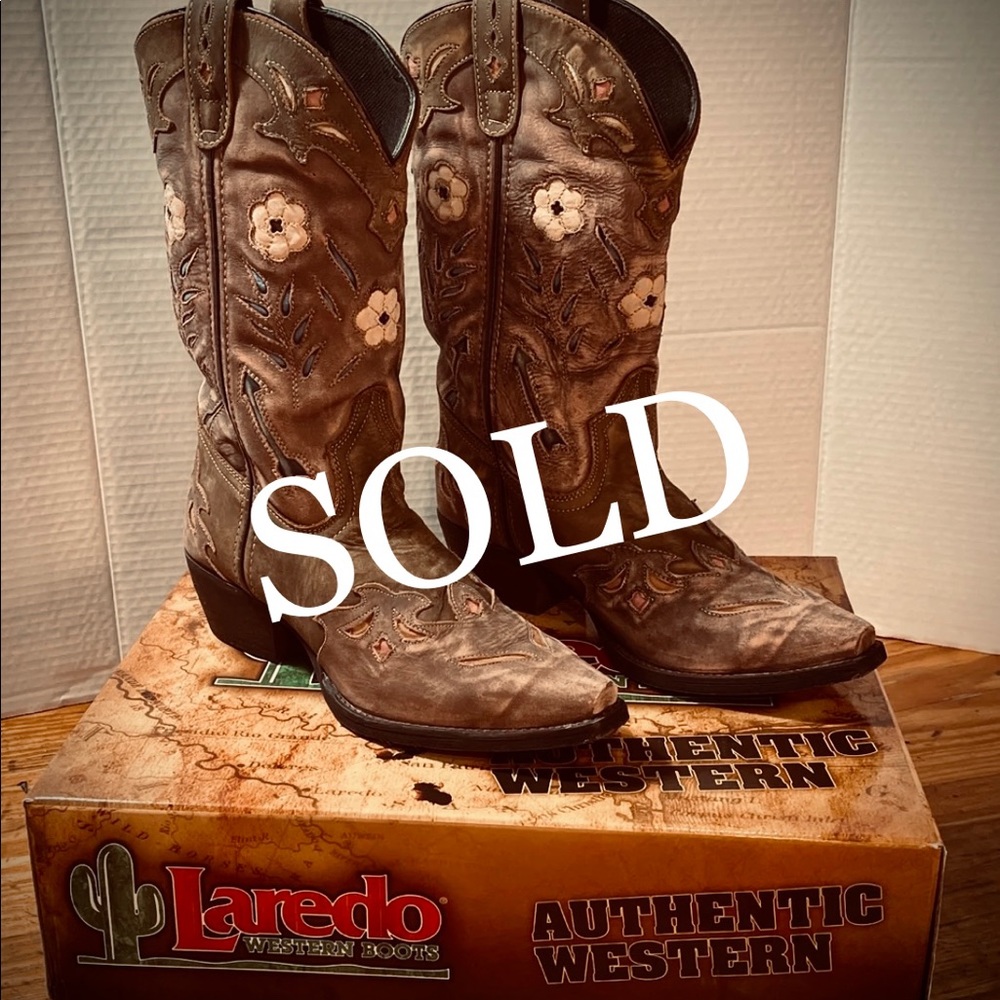 **SOLD** Laredo Cowboy Boots Sz 9